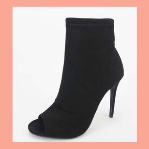 Peep toe bootie